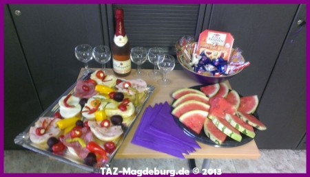 Besprechungszeit der Trainer im TAZ Büro nach unserem Urlaub